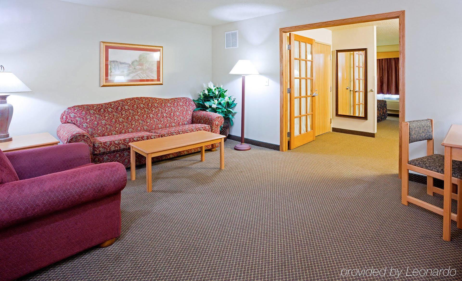 Americinn By Wyndham Blackduck Экстерьер фото