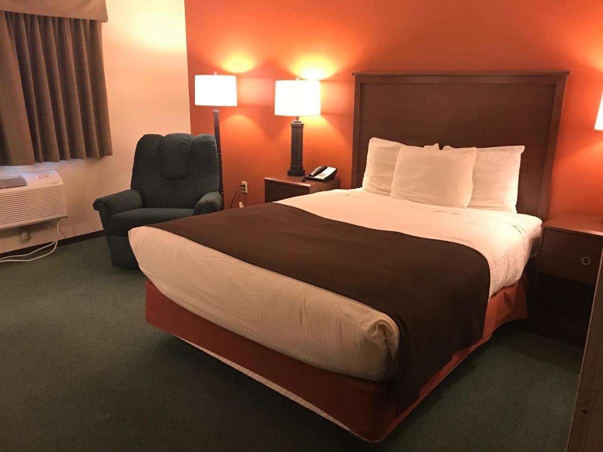 Americinn By Wyndham Blackduck Экстерьер фото